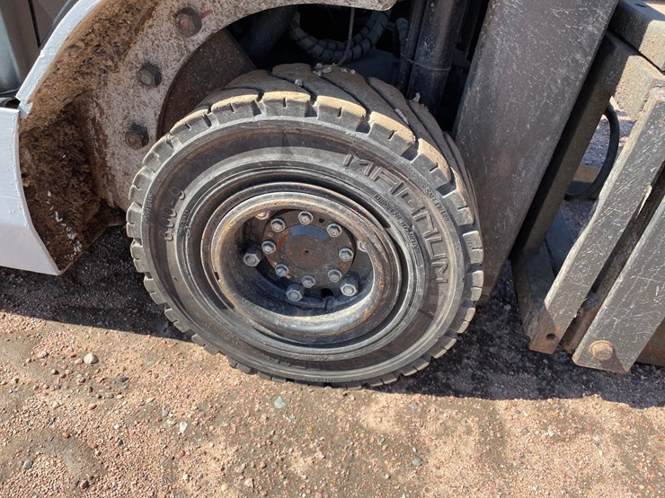 #1135-•-unicarriers-lp-forklift-image-17