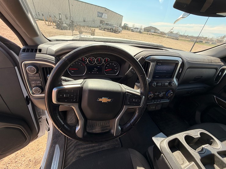 2022-chevrolet-silverado-2500-image-17