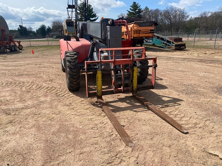 #1306-•-2018-skyjack-8,000lb-telehandler-image-3