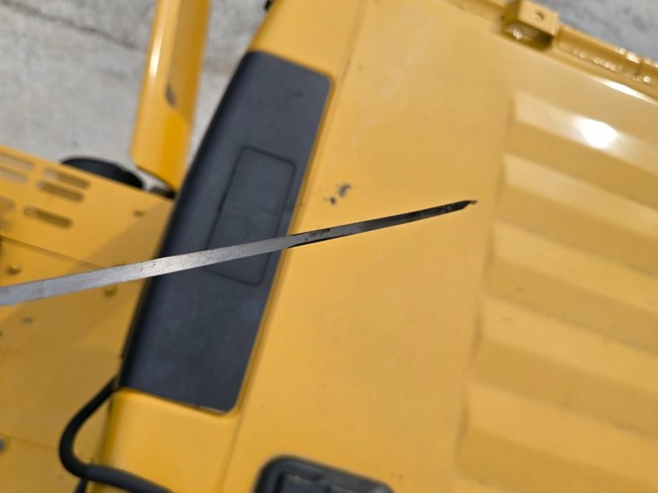 2013-deere-160g-lc-image-60