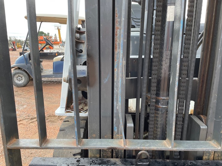 #1162-•-unicarriers-3,450-lbs-lp-forklift-image-11