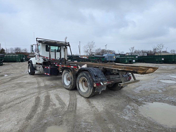 #22589-•-2006-mack-cv713-granite-roll-off-truck-image-8