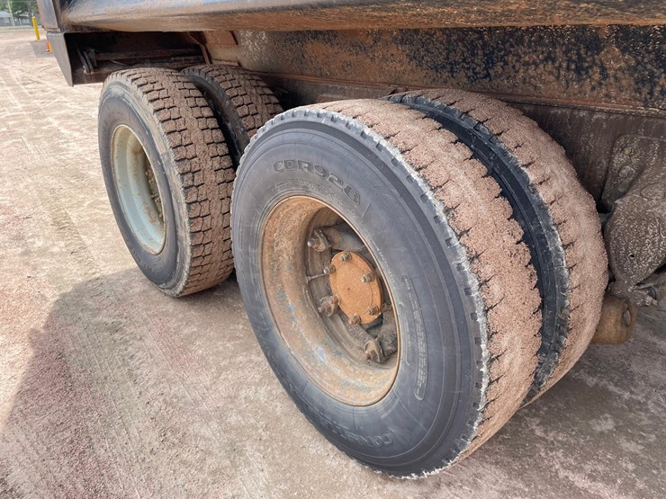 1995-mack-cl713-image-21