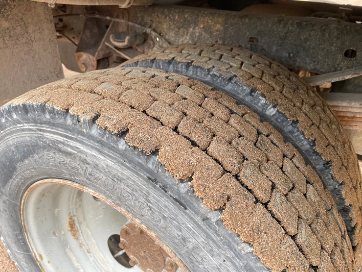 2012-ford-f550-image-33