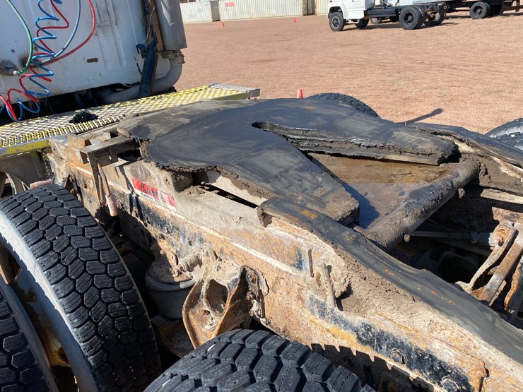 1993-international-8100-image-8