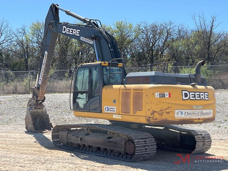 2019-john-deere-6-image-1