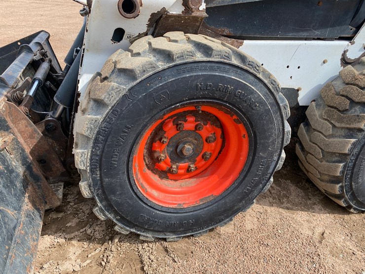 2014-bobcat-s590-image-16