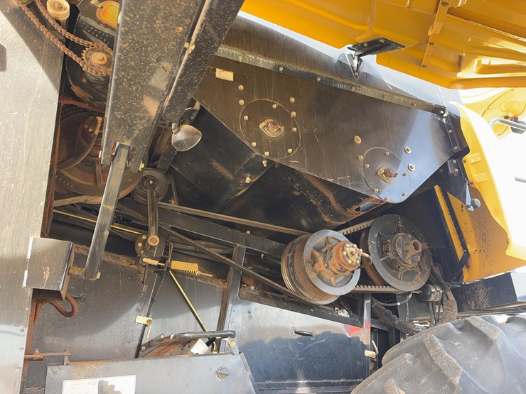 2006-new-holland-cr970-image-9