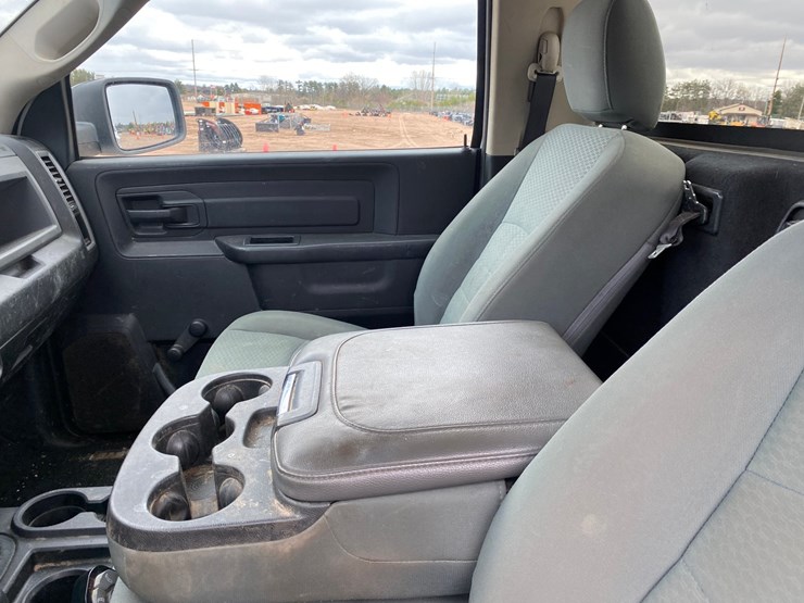 2017-dodge-ram-2500-image-40