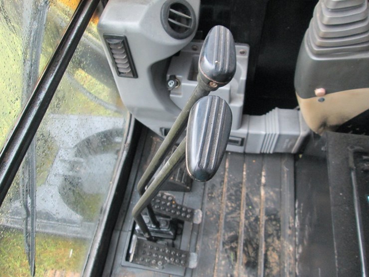 caterpillar-305.5-image-44