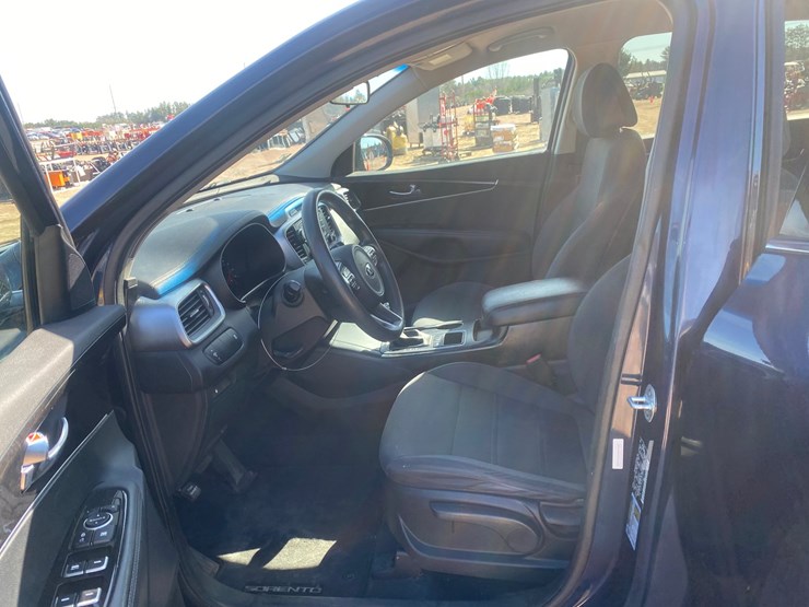 2016-kia-sorento-image-30