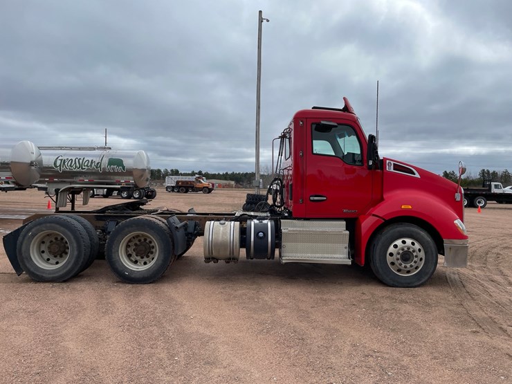 2016-kenworth-t680-image-6
