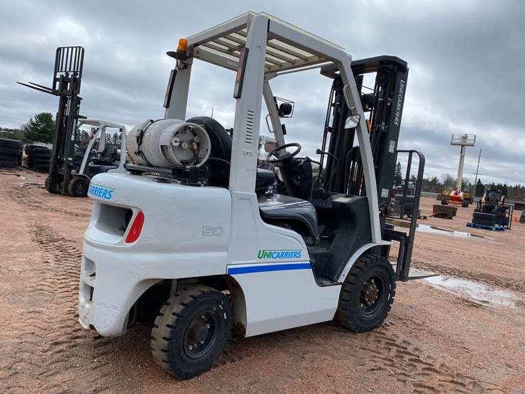 #1161-•-unicarriers-3,450-lbs-lp-forklift-image-5