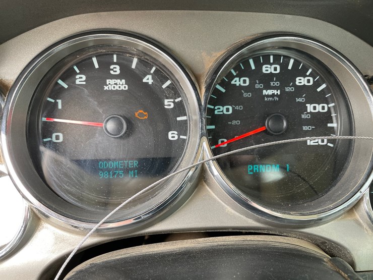 2011-chevrolet-3500-image-37