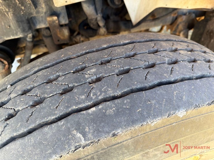 2008-international-7400-image-9