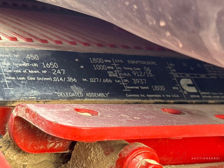 2015-freightliner-day-cab-truck-tractor-image-17