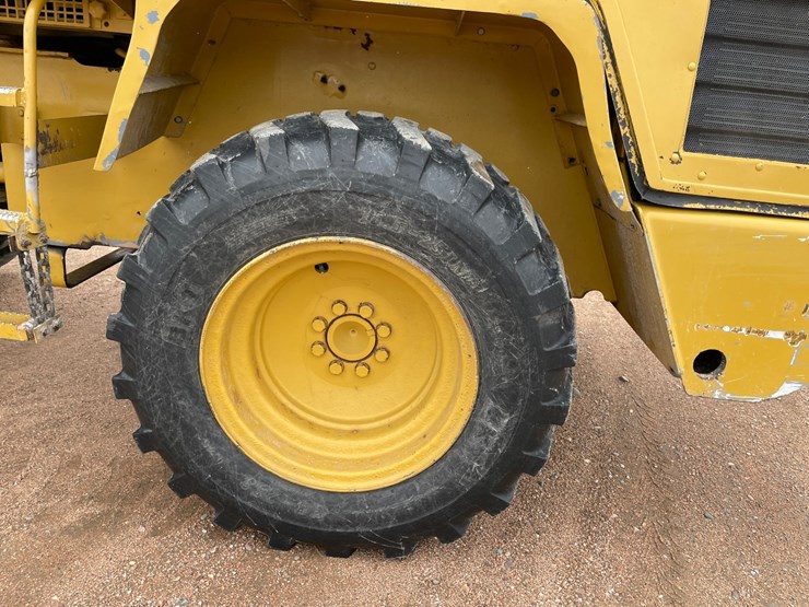 2002-caterpillar-914g-image-24