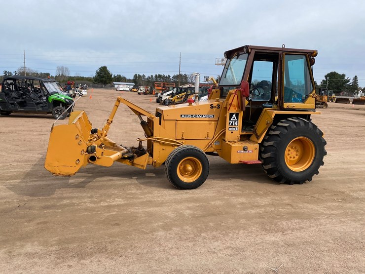 #1004-•-1982-allis-chalmers-714-series-b-industrial-plow-tractor-image-12