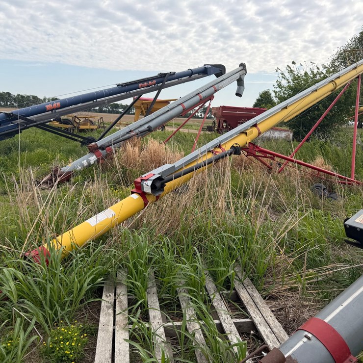 #46915 • Westfield 50' Grain Auger