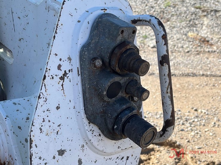 2020-bobcat-t590-image-8