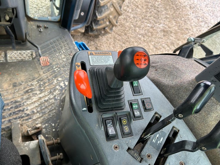 new-holland-8770-image-20