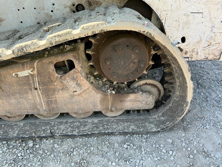 bobcat-t320-image-17