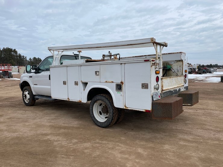 2004-ford-f550-image-3