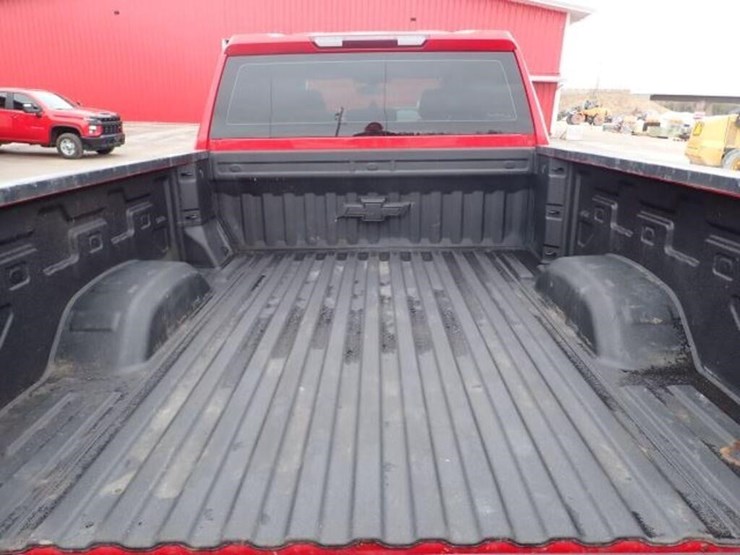 2022-chevrolet-2500hd-image-29