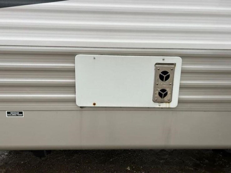 2010-gulf-stream-innsbruck-supreme-lodge-40tbs-t/a-image-32