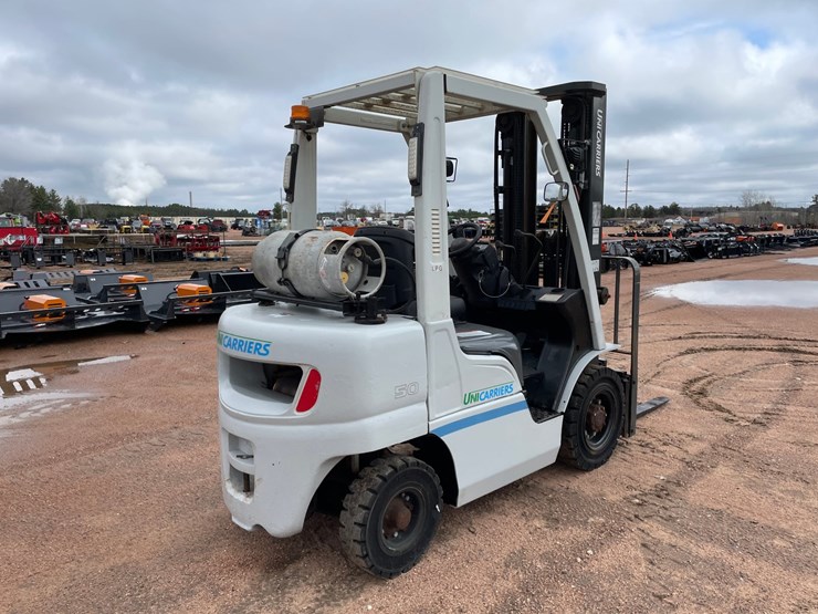 #1164-•-unicarriers-3,450-lbs-lp-forklift-image-5