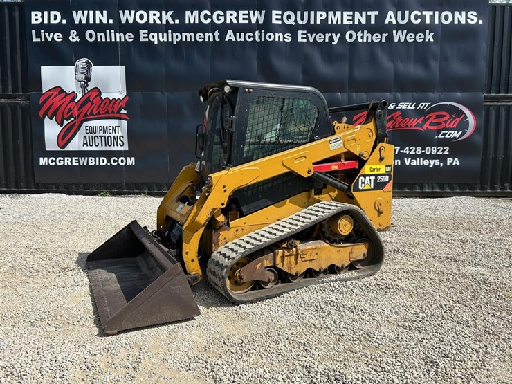 2017-caterpillar-259d-image-1