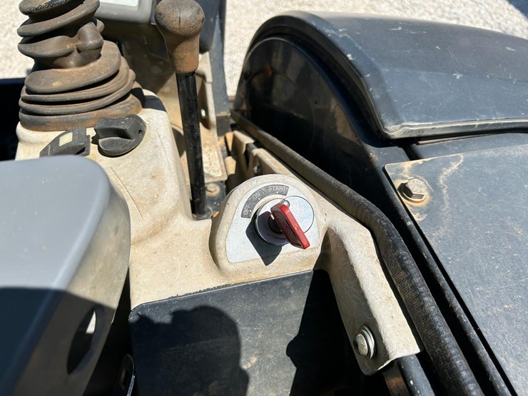 2016-deere-35g-image-24