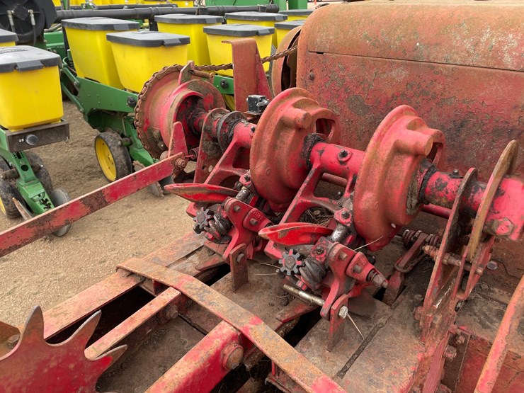 new-holland-68-image-19