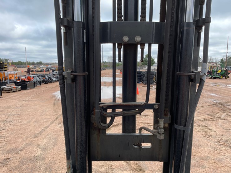 #1164-•-unicarriers-3,450-lbs-lp-forklift-image-38