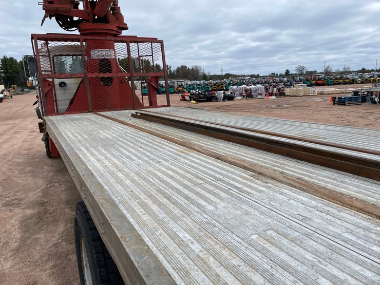 1990-mack-dm690s-image-14