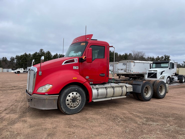 2016-kenworth-t680-image-1