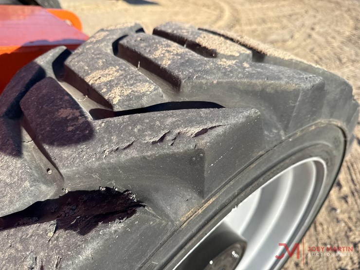 2013-jlg-600aj-image-6