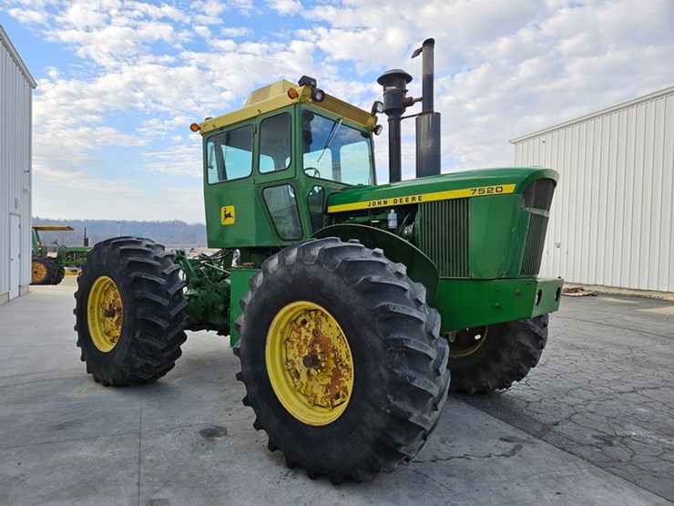 1974-john-deere-7520-image-7