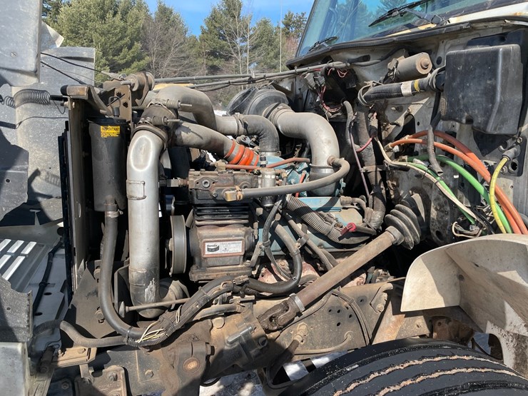 2000-international-4700-image-38