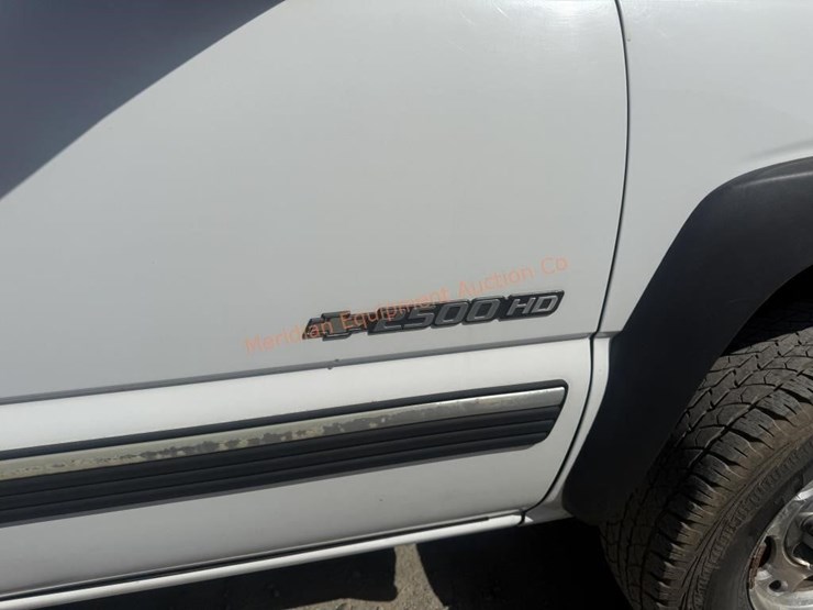 2001-chevrolet-silverado-2500-image-21