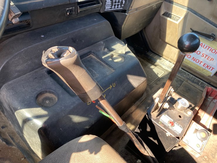 1993-international-8100-image-26