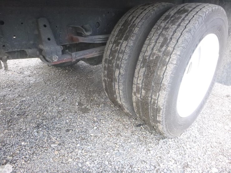 2023-isuzu-nrr-image-21