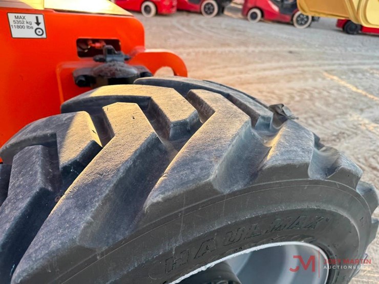 2014-jlg-800aj-image-14