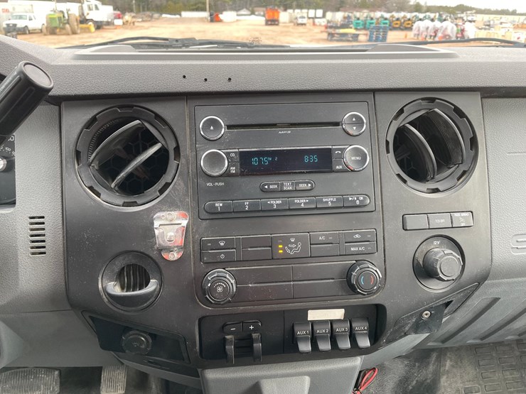 2012-ford-f550-image-38