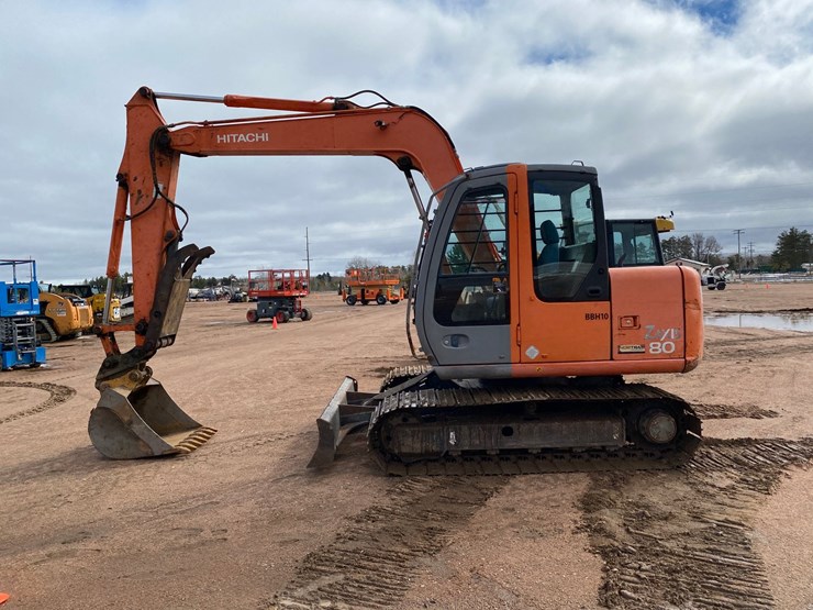 2005-hitachi-zx80-image-11