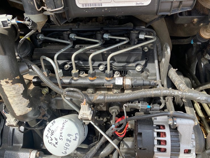 2014-bobcat-s590-image-40