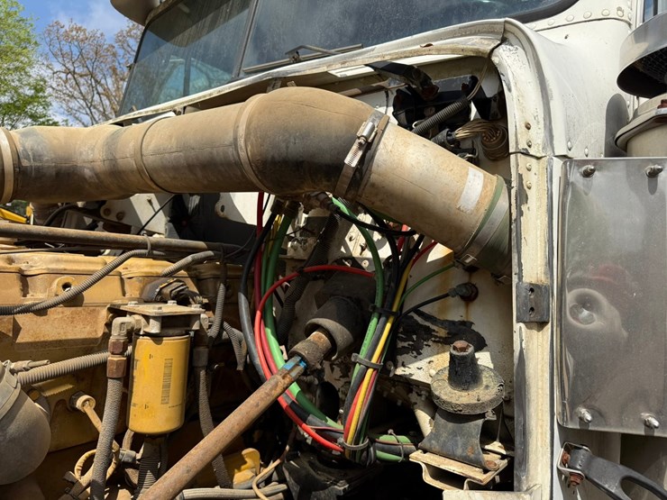 1998-freightliner-108sd-plus-image-40