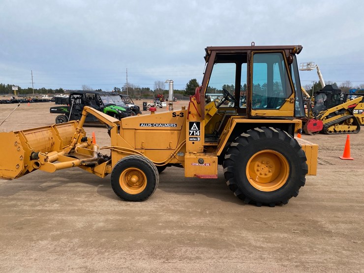 #1004-•-1982-allis-chalmers-714-series-b-industrial-plow-tractor-image-11