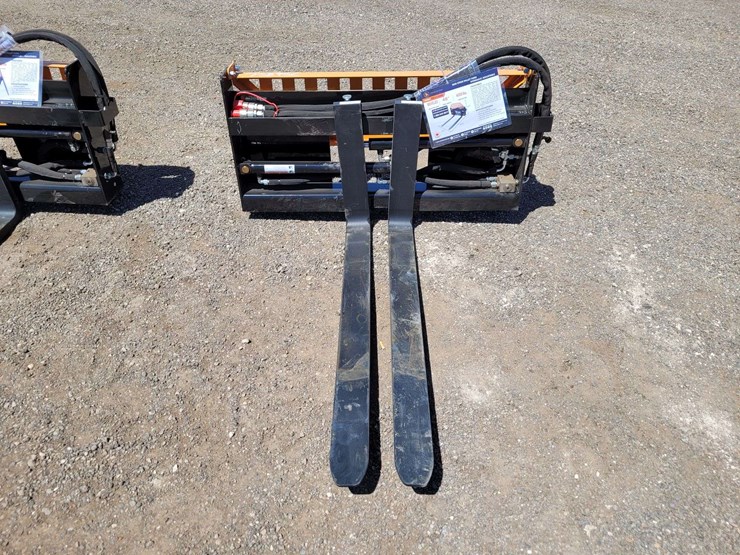 wolverine-pfa-11-3300g-pallet-fork-hydraulic-adjustable-image-1