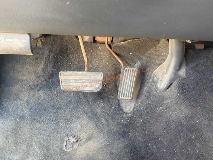 2001-chevrolet-silverado-2500-image-27